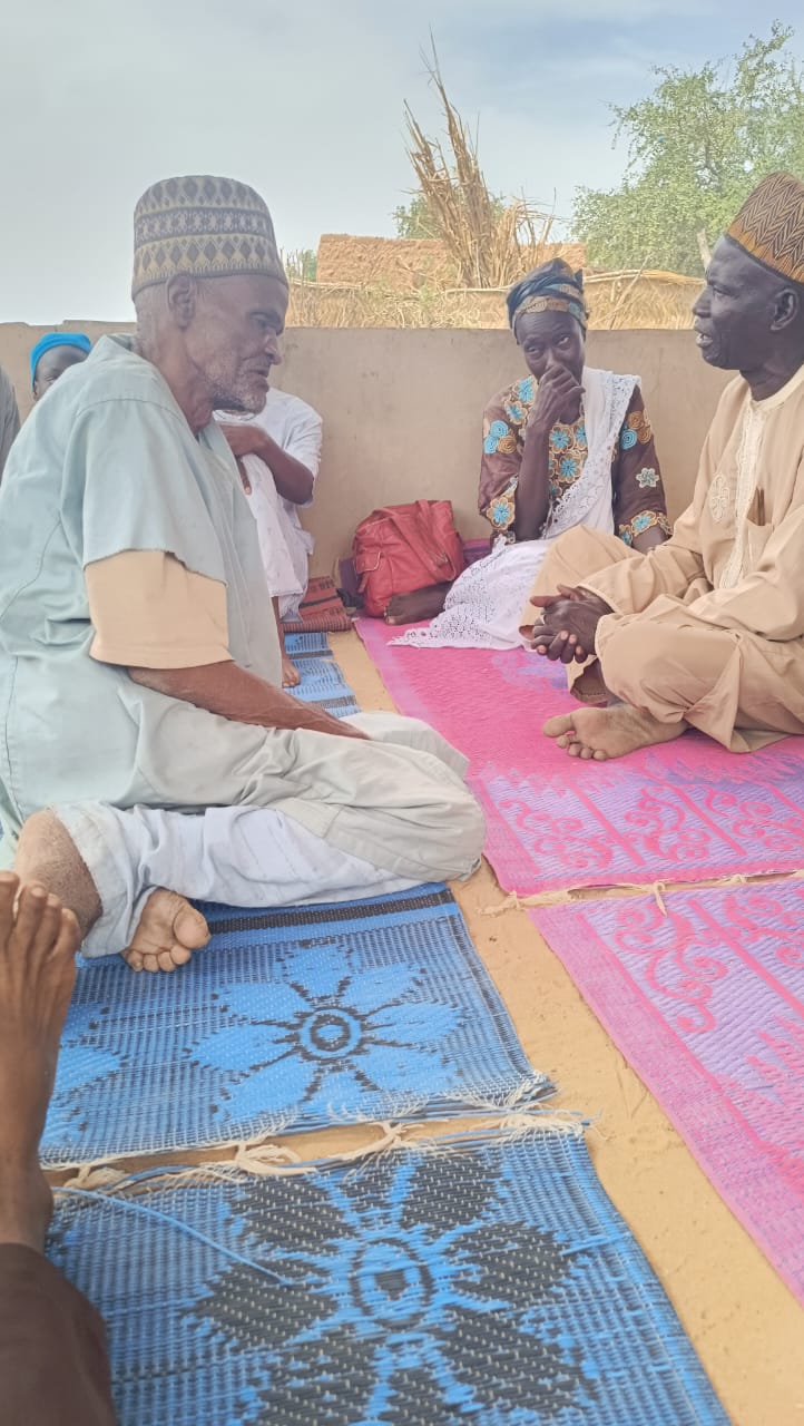Community gathering during the Grace Church Keighley mission in Niger